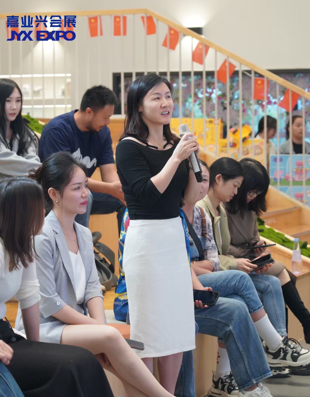 1731491328212092.jpg 现场观众2.jpg